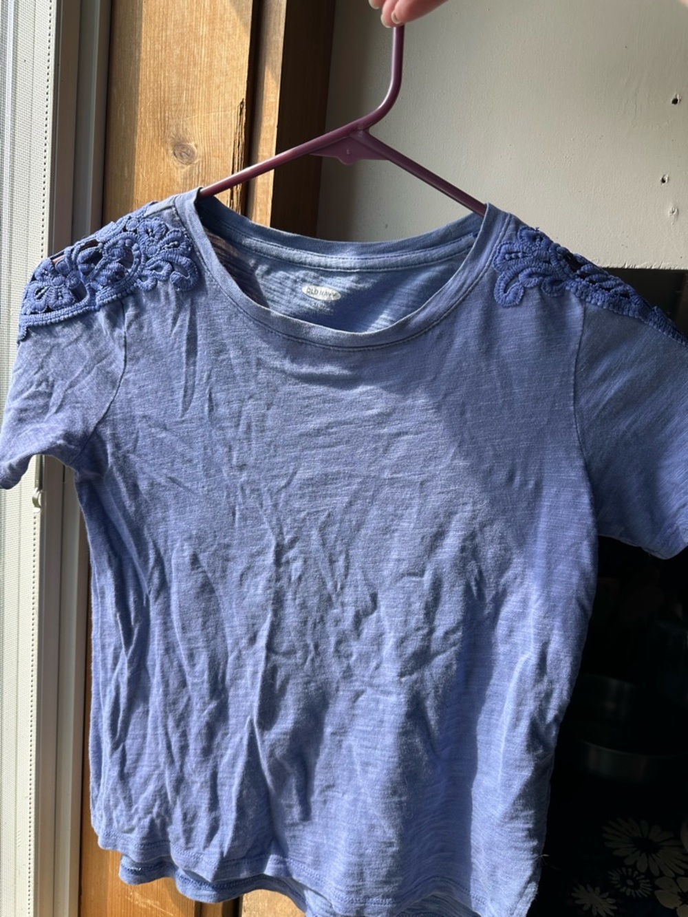 Old Navy Periwinkle Short-Sleeve Top with Lace Shoulder Accents